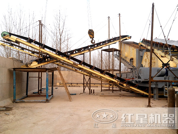 陜西商洛某環(huán)保砂石料廠引進(jìn)紅星日產(chǎn)2000噸汽車式流動粉碎