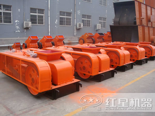 老式雙齒輥破碎機(jī)