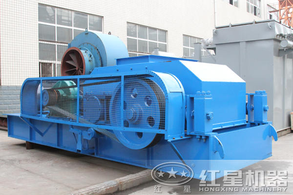 一臺輥式破碎機