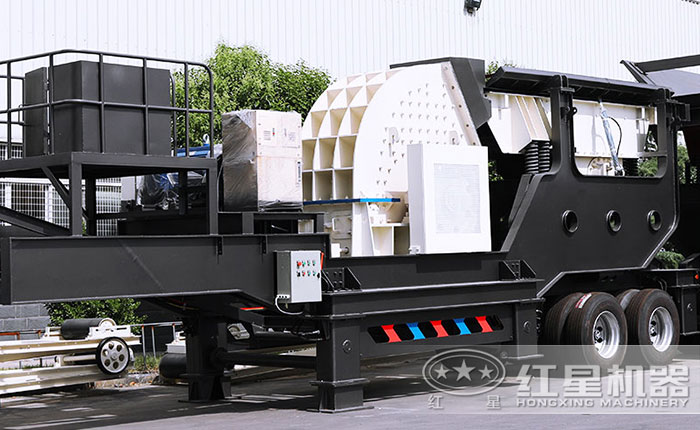 移動錘式碎石機(jī)