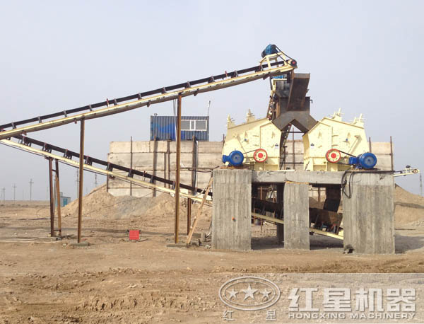 中碎反擊式破碎機(jī) 中碎反擊式破碎機(jī)