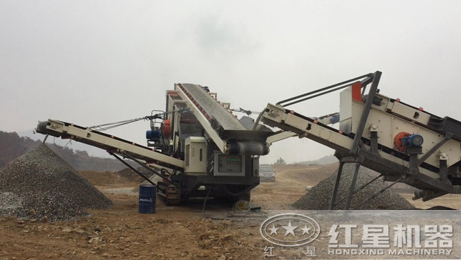 履帶篩分站和履帶破碎站搭配生產(chǎn)石子