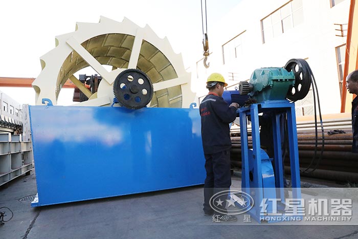 紅星技術人員安裝電機讓用戶免費技術咨詢 紅星技術人員安裝電機讓用戶免費技術咨詢