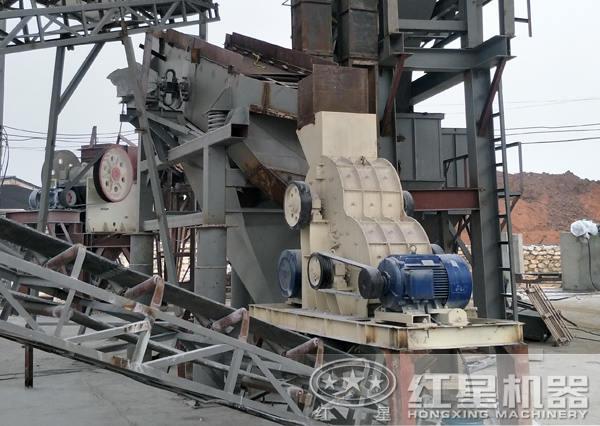 時產(chǎn)300噸煤塊破碎生產(chǎn)