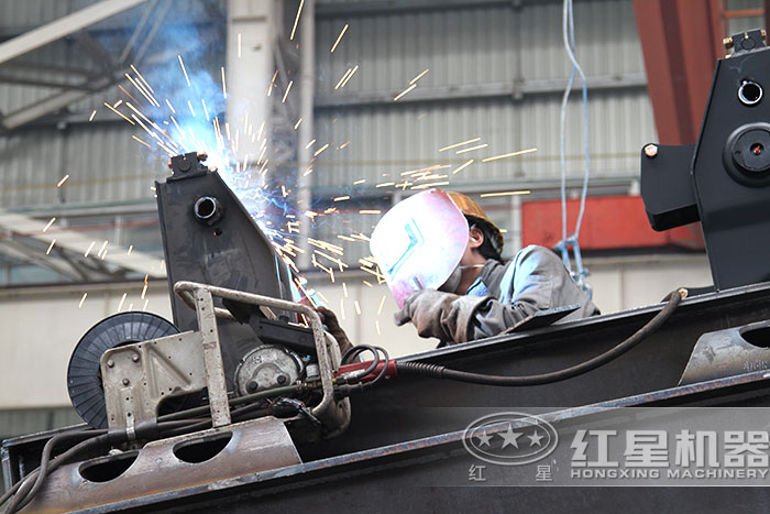 紅星磕石機(jī)設(shè)備選材精良 紅星磕石機(jī)設(shè)備選材精良