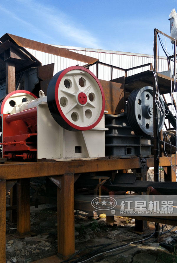 機(jī)制砂破碎設(shè)備用顎破機(jī)