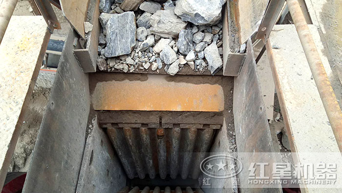 鄂式破碎加工物料示意圖