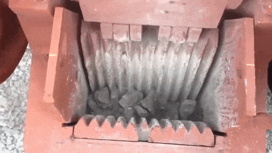 鄂式破碎機模擬破碎物料示意圖