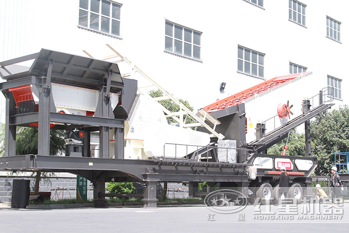 紅星可移動(dòng)破碎機(jī)用戶參觀
