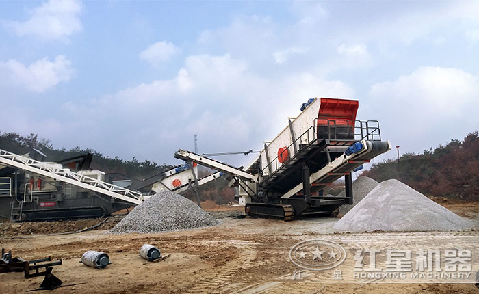 履帶設(shè)計下的移動石頭制沙現(xiàn)場