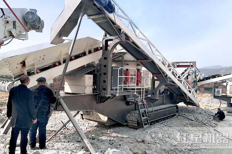 履帶液壓巖石粉碎機(jī)直達(dá)用戶現(xiàn)場