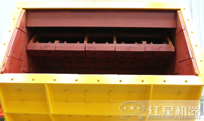 1320反擊破進料口