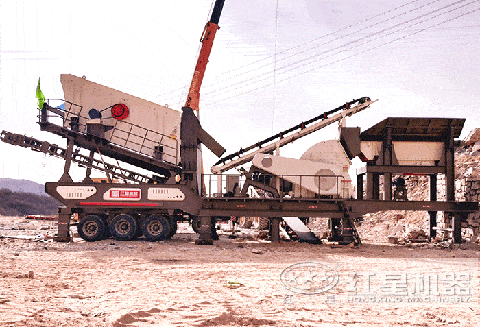 移動(dòng)重錘式磕石機(jī)施工作業(yè)現(xiàn)場(chǎng)