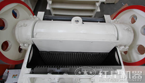 250-1000顎破進料口特寫