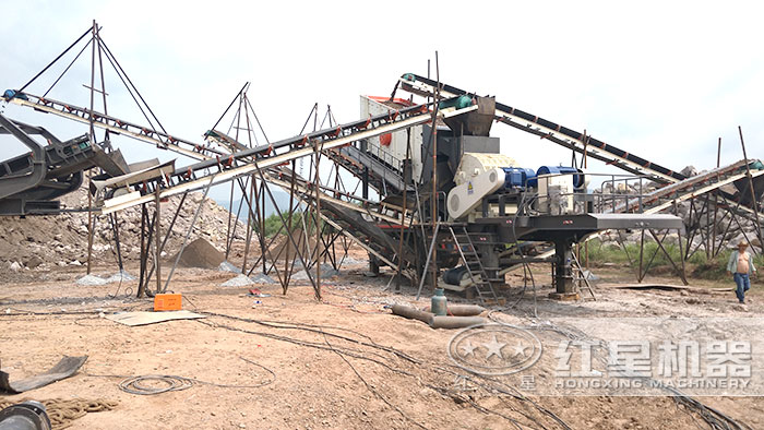 輪胎移動式砂石粉碎機施工現場 輪胎移動式砂石粉碎機施工現場