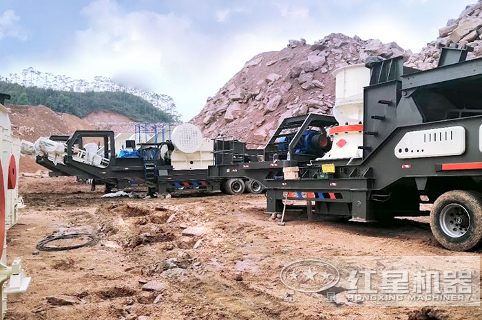 搭載單杠圓錐破碎機(jī)的移動破碎機(jī)