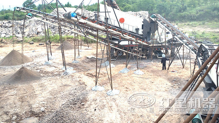 輪胎移動沙石破碎機