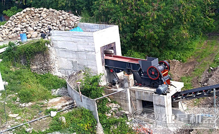 顎式破碎機現場 顎式破碎機現場