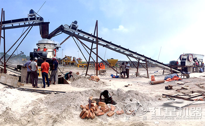 客戶圓錐破碎機安裝現場