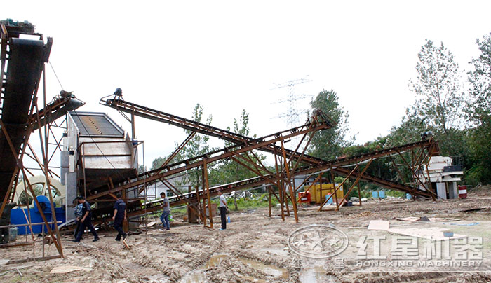 石灰石制砂機作業現場