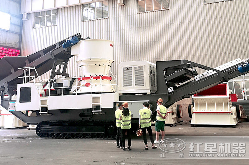 客戶來(lái)廠考察我們的建筑垃圾處理設(shè)備