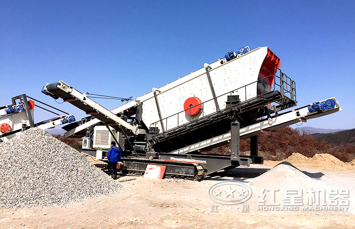 履帶移動(dòng)石頭加工機(jī)器單機(jī)作業(yè)