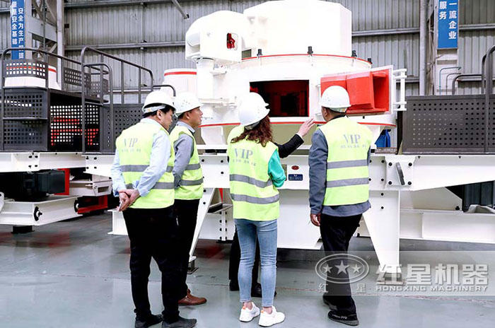 廠區(qū)考察并帶料試機