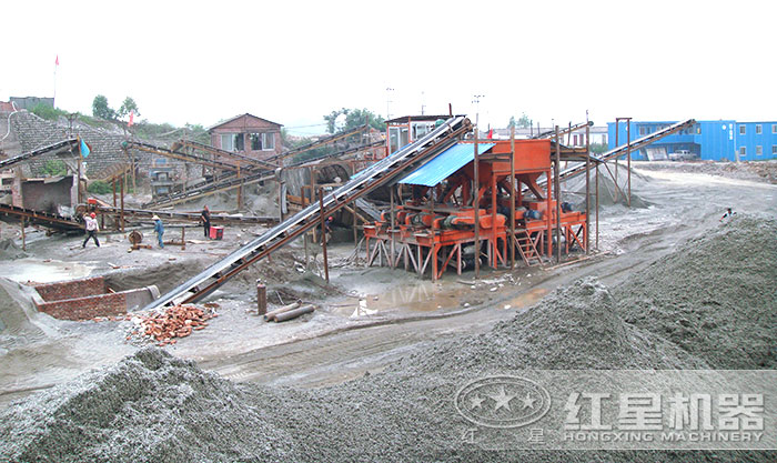 對(duì)輥碎沙機(jī)現(xiàn)場