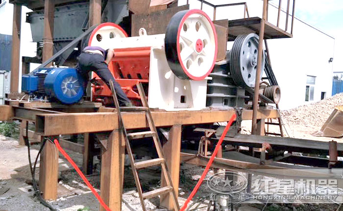 顎式破碎機現場 顎式破碎機現場