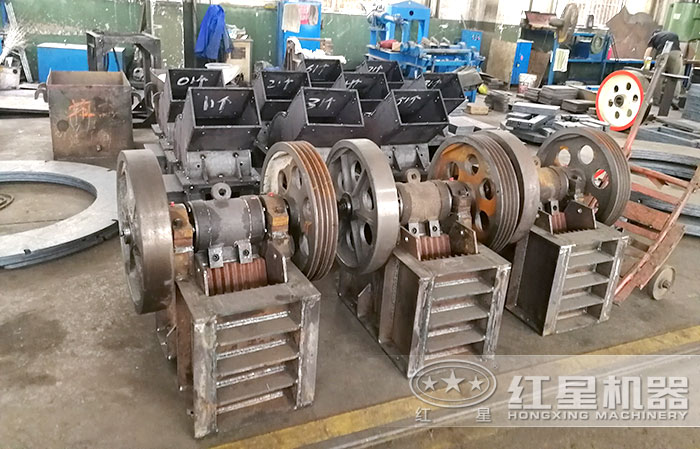 紅星機器69鄂破機生產車間