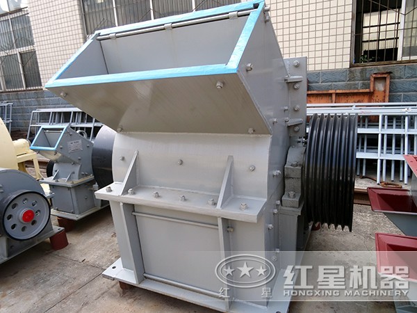 錘式破碎機廠區一角