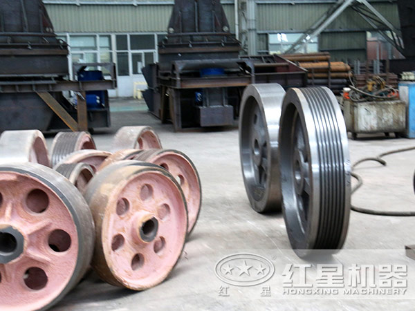 鄂式碎石機(jī)