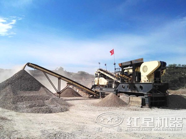 移動石子機生產(chǎn)現(xiàn)場